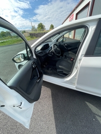 peugeot 208 ste 1.5 HDI